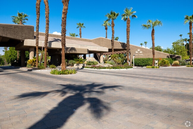 Every sunrise in Palm Valley, a new symphony of nature.