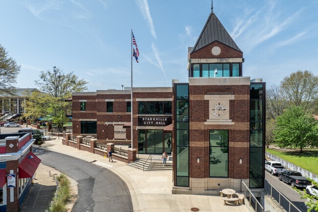 Starkville City Hall is located in the heart of downtown, symbolizing the city’s commitment to progress and community development.