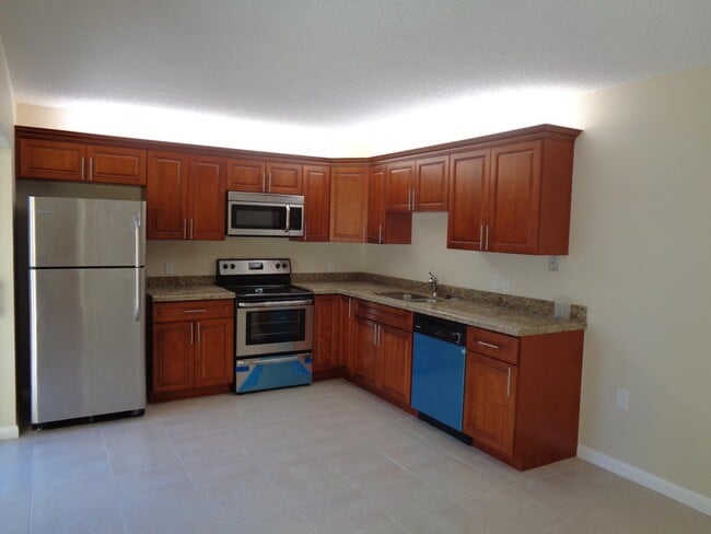 505 5th Way, West Palm Beach, FL 33407 - photo 2