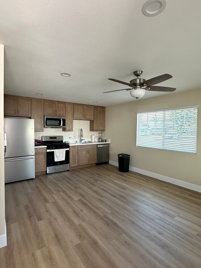 16656 Ross Ln unit ADU, Huntington Beach, CA 92647 - photo 5