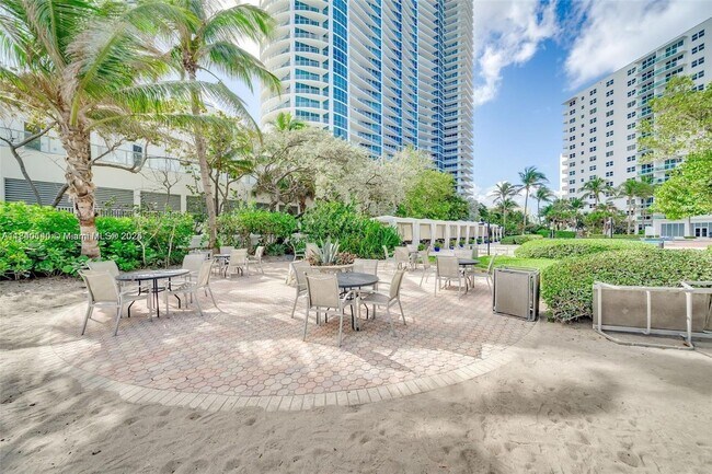 The Residences On Hollywood Beach, Hollywood, FL 33019 - photo 2