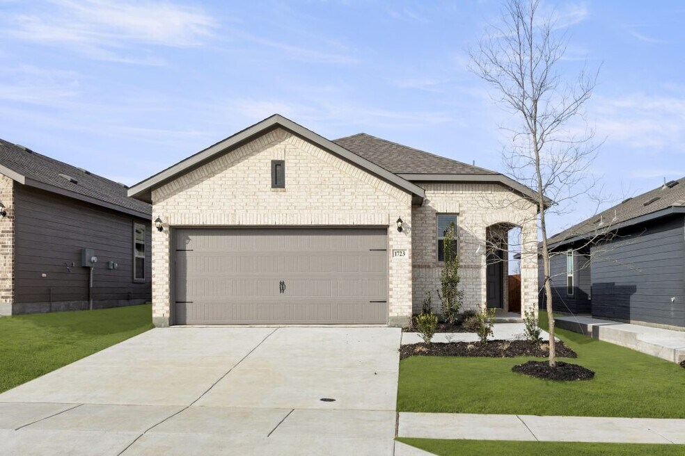 1620 Macadamia Ct unit 36502190, Aubrey, TX 76227 - photo 1