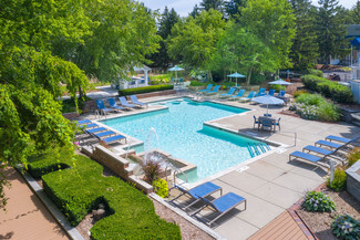 1545 E 13 Mile Rd, Madison Heights, MI 48071