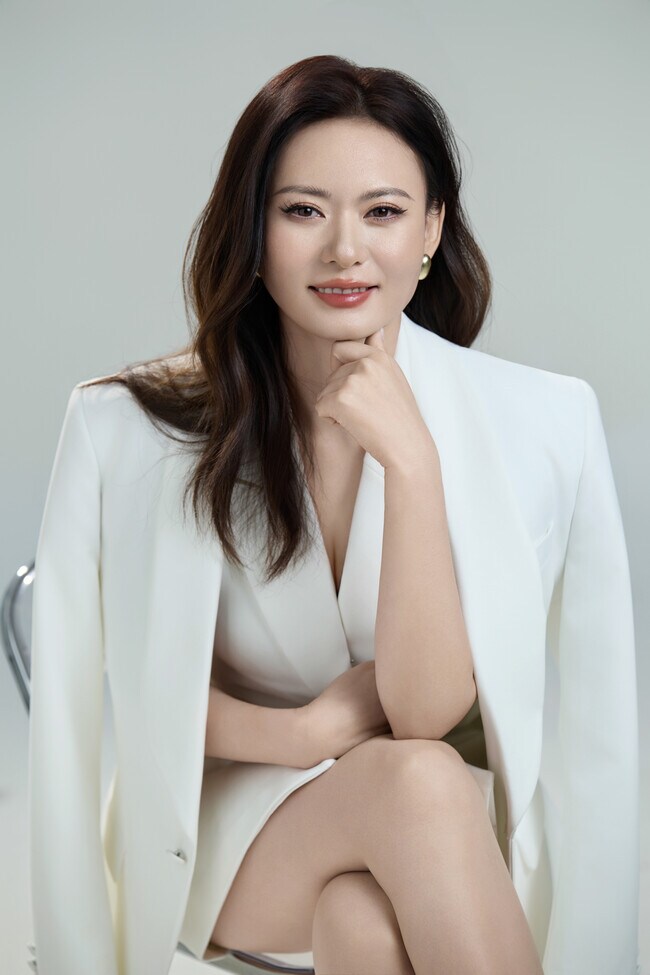 Alice Xin Zhang