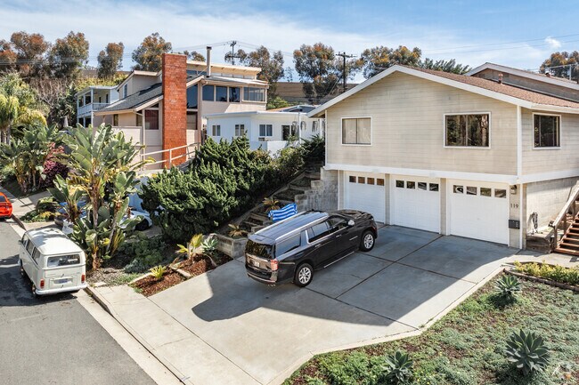 Find you prefered style of home from large to small or Craftsman to contemporary in Southwest San Clemente.