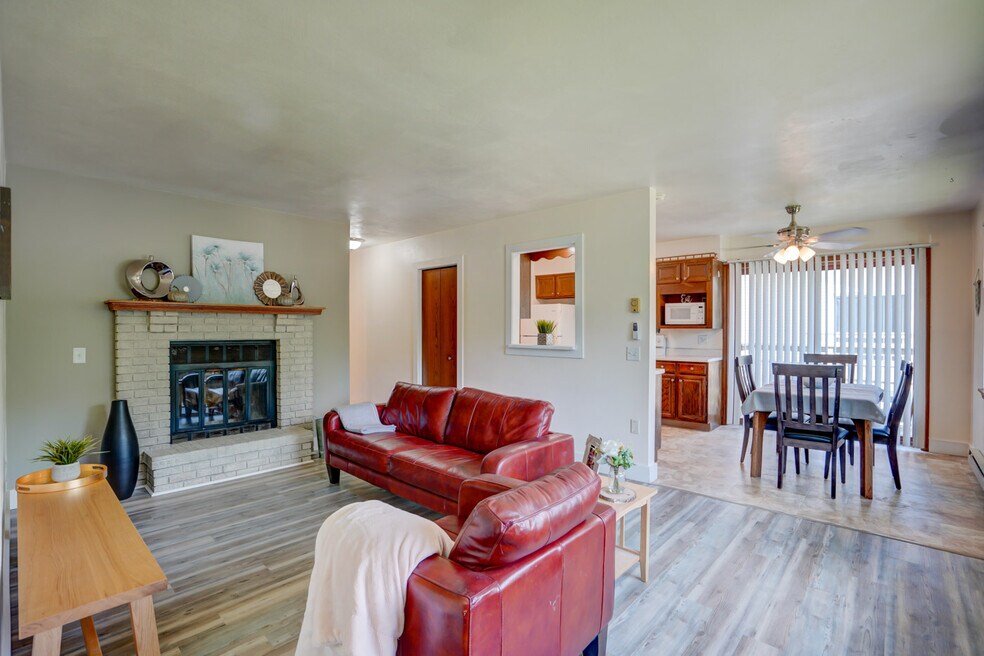 Photos are of mirror unit in the same building. Exact finishes may be different.