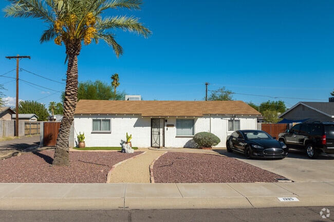 You can find single family homes in North Tempe.