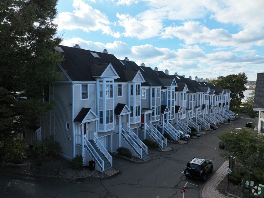 916 Quinnipiac Ave unit 2, New Haven, CT 06513 - photo 2