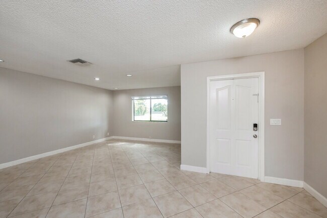 6801 SW 43rd St, Davie, FL 33314 - photo 4