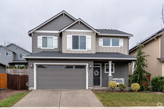 Modern traditional houses and craftsman-style homes can be found in many neighborhoods throughout Salmon Creek.