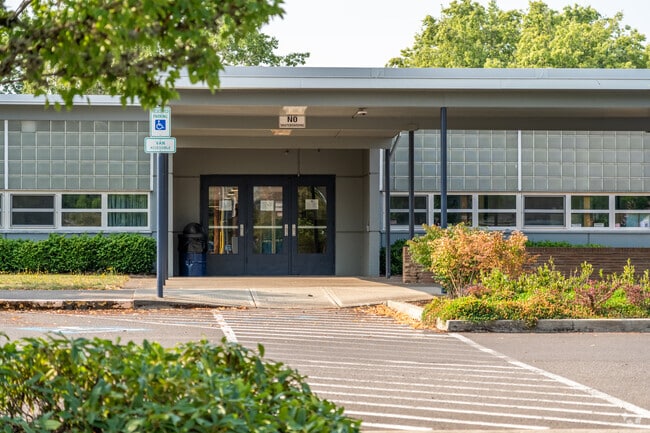 West Albany High School serves grades 9-12 in West Albany.