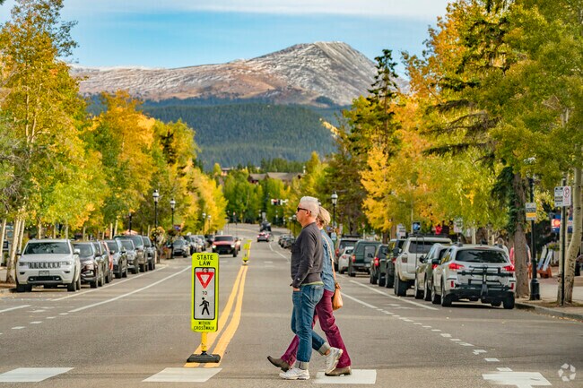 Take a stroll with big mountain views in Downtown Breckenridge minutes.