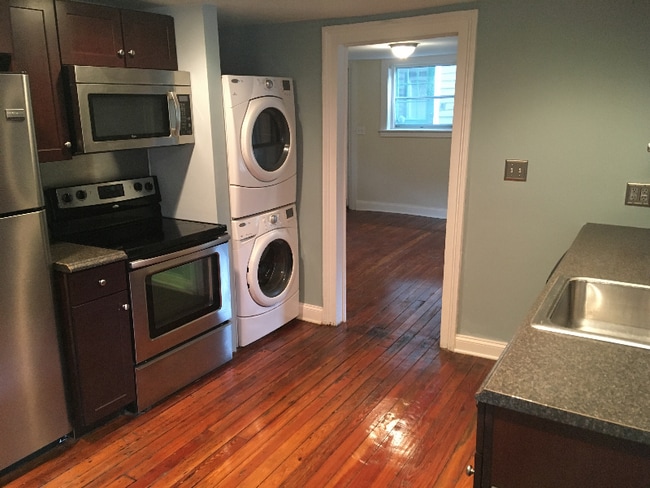 936 W Beverley St, Staunton, VA 24401 - photo 2