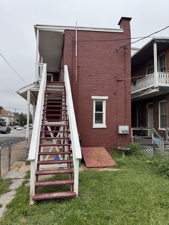 638 Roosevelt Ave unit 1, York, PA 17404 - photo 2