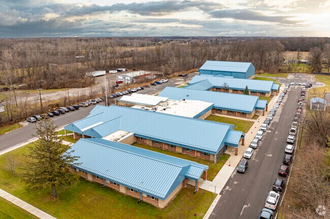 The wraparound drive at Brown Elementary School make for easy drop-off and pickups.