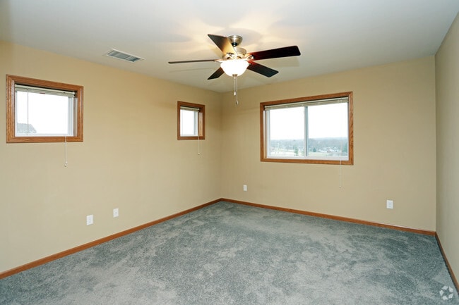 Kinsale Condominiums, Waterloo, IA 50701 - photo 4