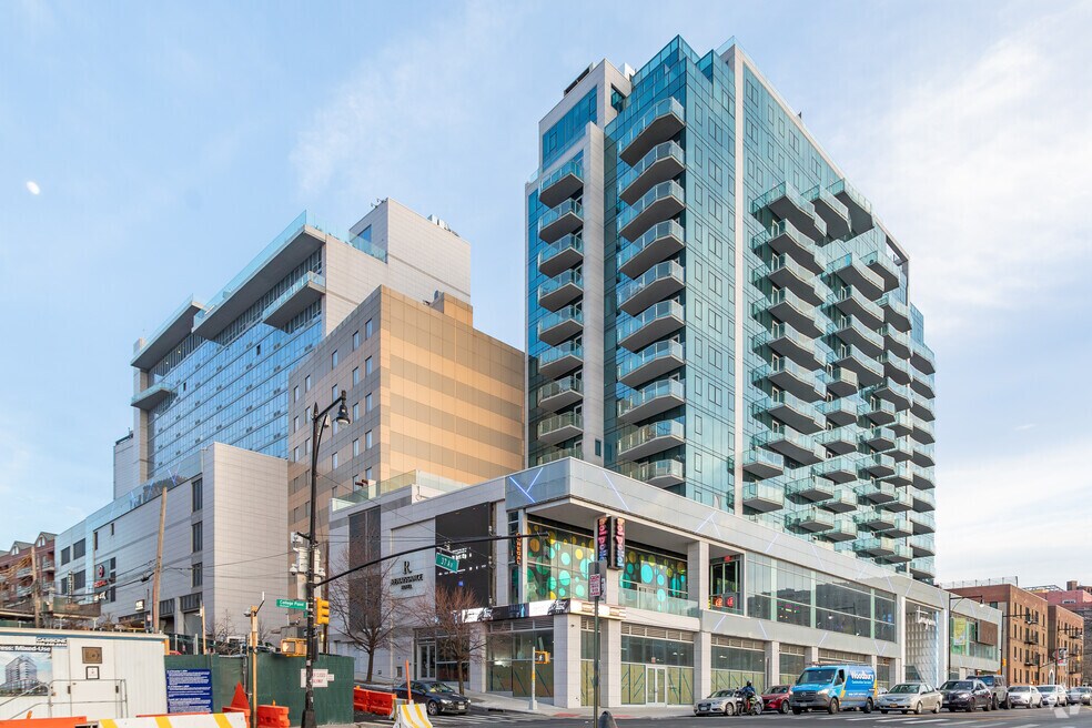 About Tangram House, Flushing NY | HOAs, Reviews, Amenities