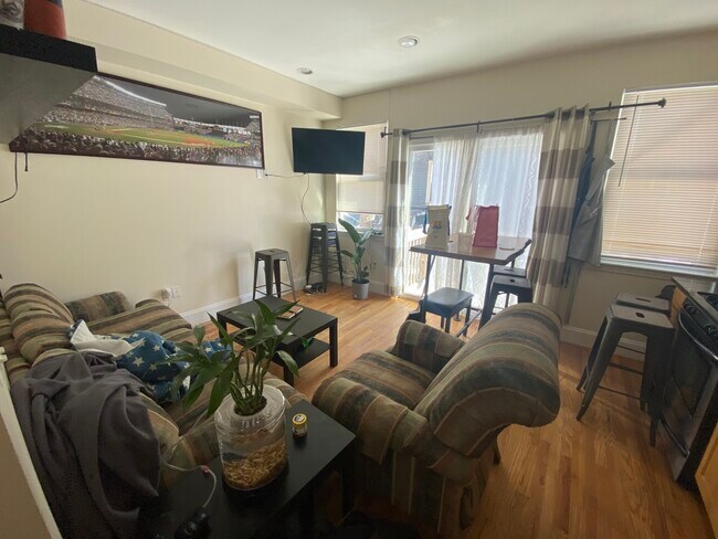 13 Sewall St unit 4, Somerville, MA 02145 - photo 4