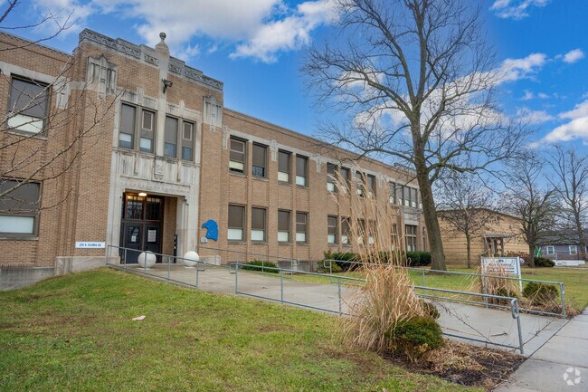 Francis W Parker educates students in Indianapolis, IN.