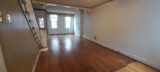 421 Mcclellan St, Philadelphia, PA 19148 - photo 2