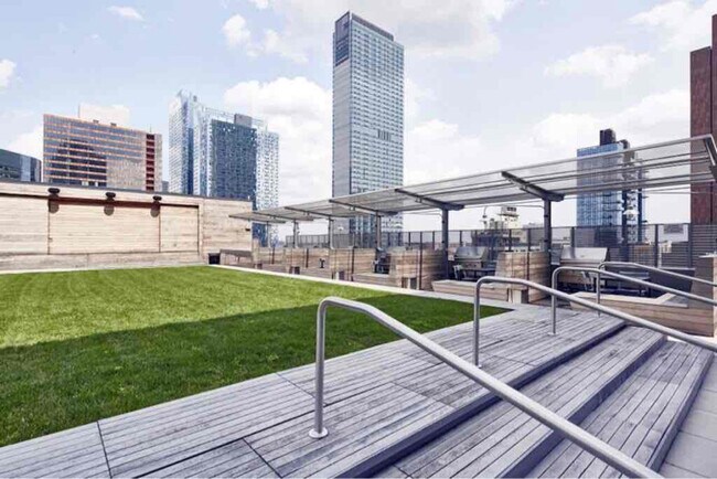 4325 Hunter St, Long Island City, NY 11101 - photo 5