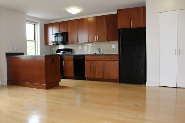 11 Camelot Ct unit 11-3B, Brighton, MA 02135 - photo 7