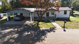 136 Moore St, Wellford, SC 29385