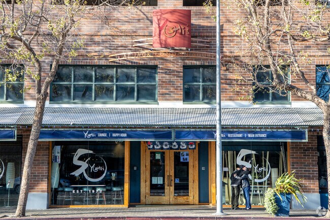 When it comes to modern Japanese cuisine, Yoshi’s doesn’t disappoint in Jack London Square.