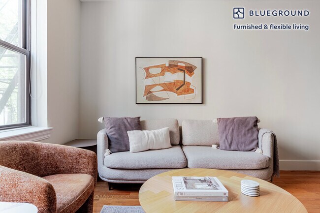 108 W 15th St unit FL4-ID1807, New York, NY 10011 - photo 2