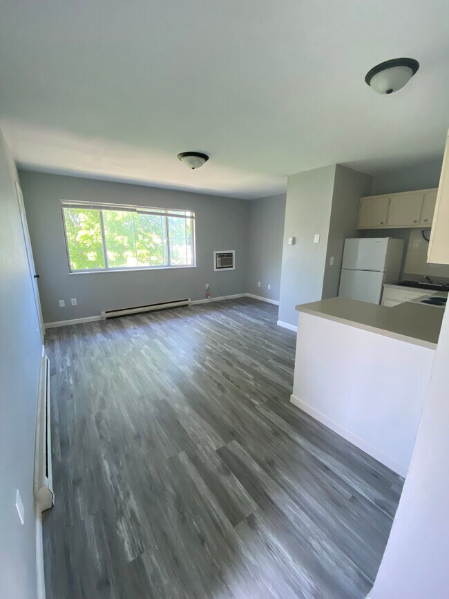 Pine Manor Apartments, Kokomo, IN 46902 - photo 4