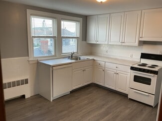 371 Grand Ave, Pawtucket, RI 02861