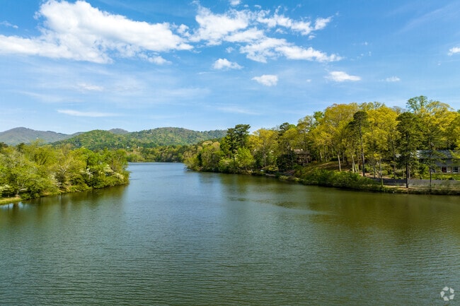 Residents can go kayaking, fishing and hiking along the French Broad River.