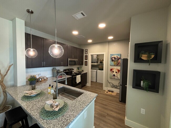 425 El Rio St unit b2, San Marcos, TX 78666 - photo 5