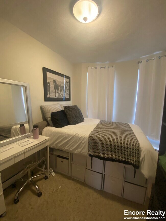 31 Sheafe St unit 7, Boston, MA 02113 - photo 4