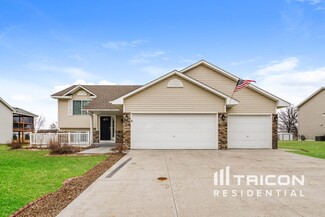 9996 Park Pl Dr, Monticello, MN 55362