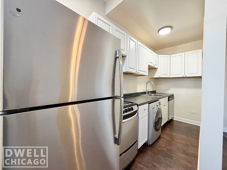 3350 N Marshfield Ave unit S, Chicago, IL 60657 - photo 1