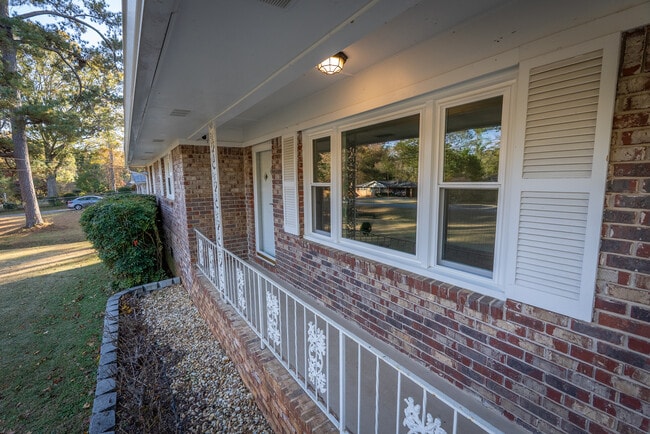 4698 Garrett Dr SW, Mableton, GA 30126 - photo 5