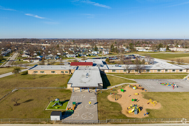 Fort Wayne's Holland Elementary School teaches students grades PK,K-5.