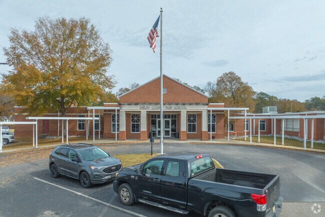 Shelby County High School school color is white.