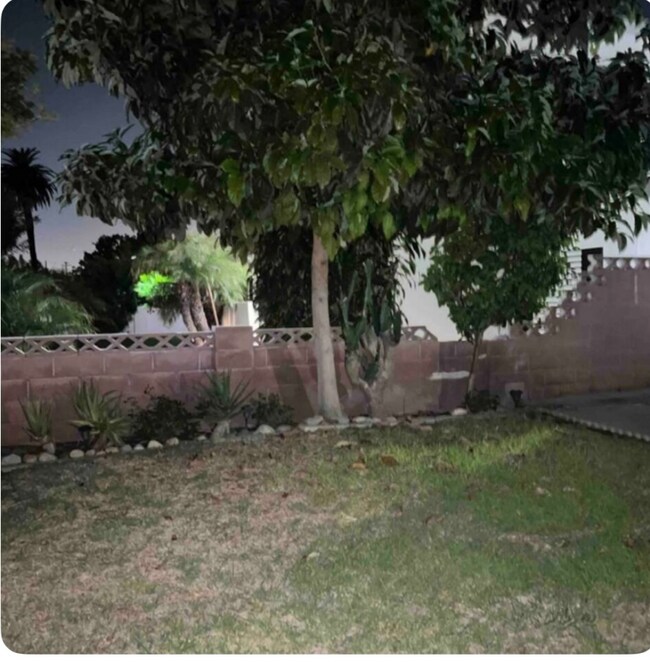 813 Comolette St, Downey, CA 90242 - photo 4