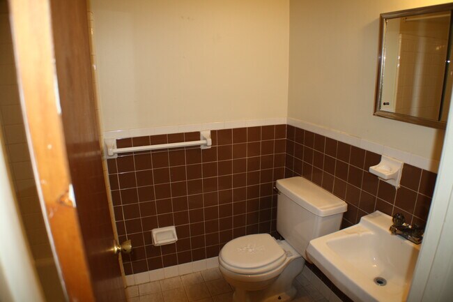 104 S Franklin St unit 108B4, Boyertown, PA 19512 - photo 4