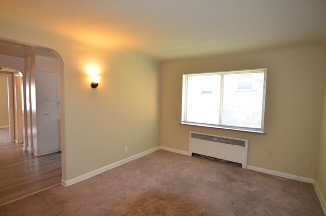 6508 Montgomery Rd unit 3, Cincinnati, OH 45213 - photo 3
