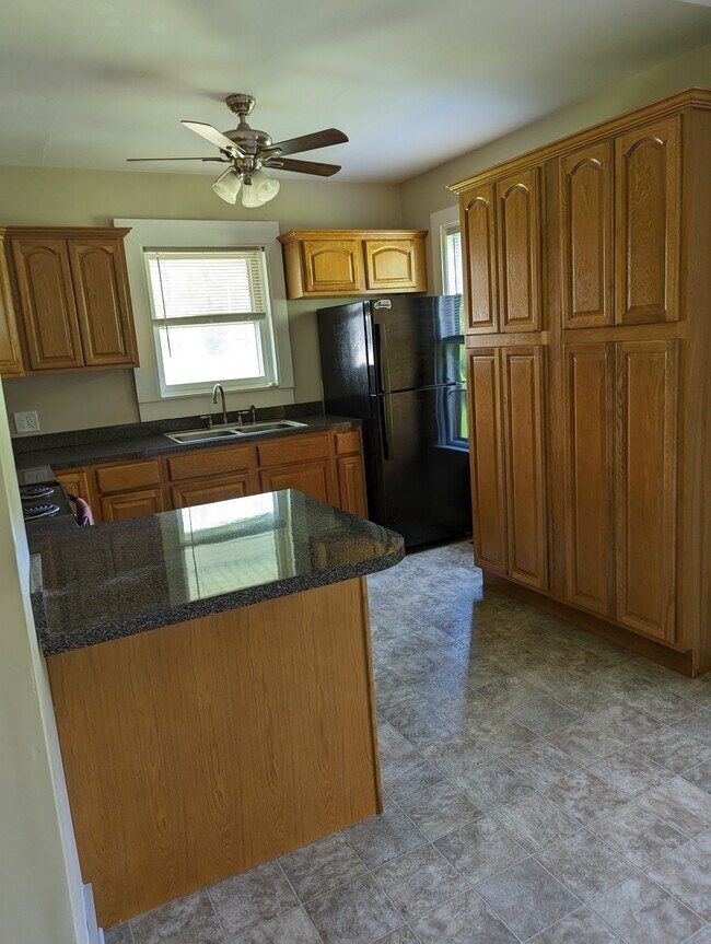 9-16 Village St, Willington, CT 06279 - photo 2