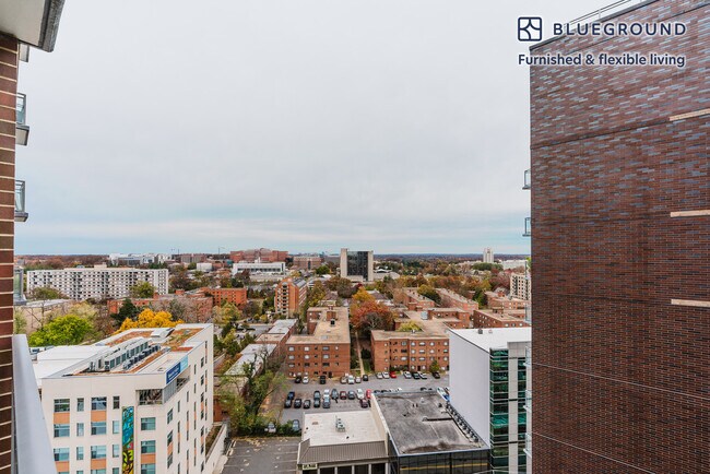 4800 Auburn Ave unit FL14-ID971, Bethesda, MD 20814 - photo 5