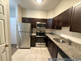 757 Highland Ave Unit 113N, Needham, MA 02494