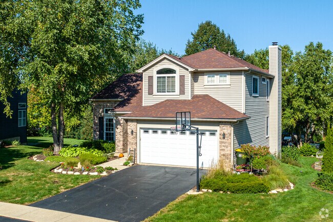 Lake in the Hills houses were built in the mid-to-late 20th century.