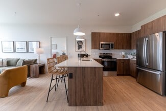 8530 W National Ave, West Allis, WI 53227