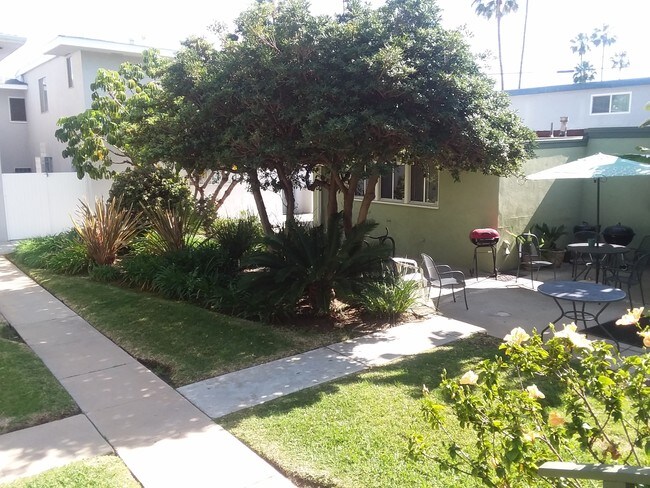 5308 E Anaheim Rd unit 5310 East Anaheim Rd, Long Beach, CA 90815 - photo 3