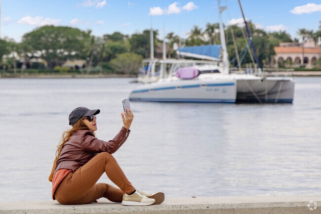 Downtown West Palm Beach offers its visitors a gorgeous and scenic waterfront experience.