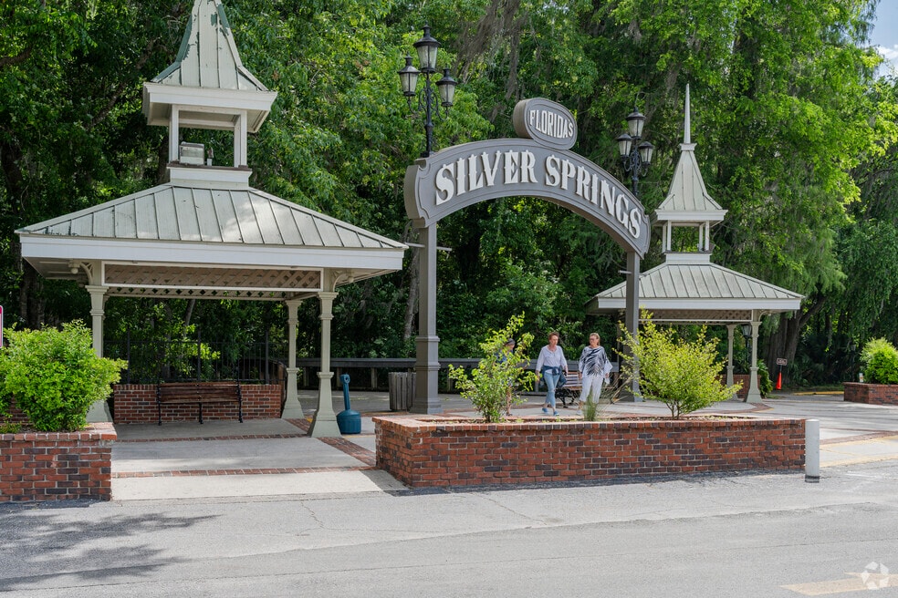 Silver Spring Shores